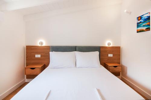 solo-bianco-lefkada-mezoneta-a2-11